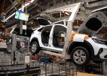 Volkswagen vende sus activos en Rusia a empresa local
