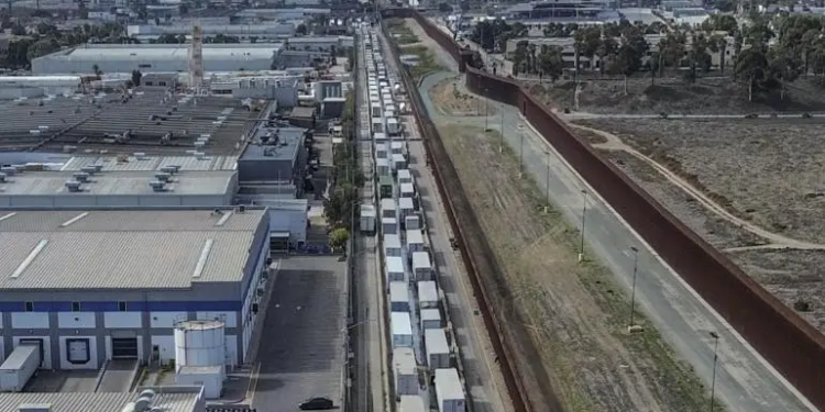 Exportadores en México tardan hasta ocho horas en cruzar a EU