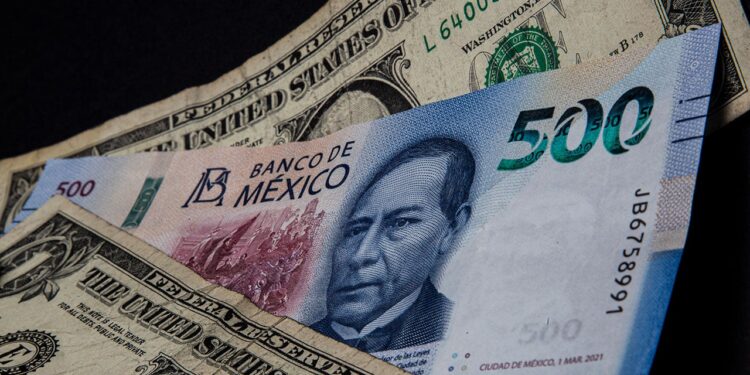 Se vende el Dólar en 20.33 en bancos de la CDMX