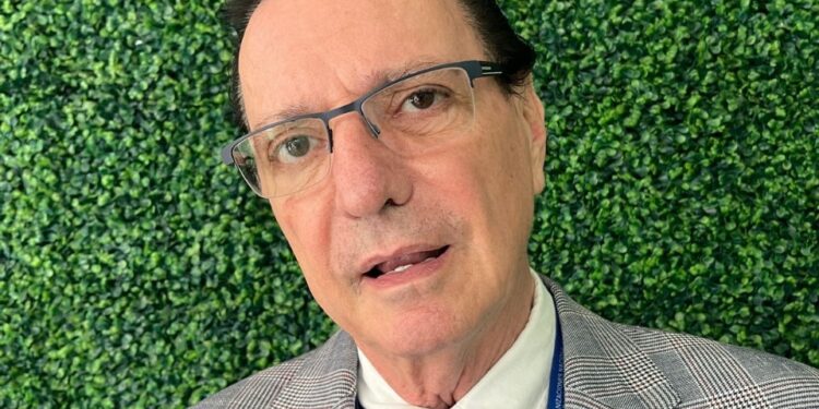 Acompañar al Agente Aduanal y modernizar su labor, propone Edmundo Enciso