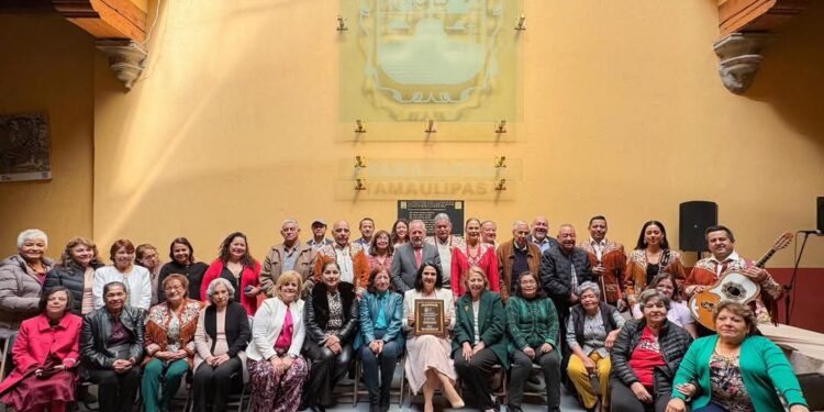 Recibe Mónica Villarreal Reconocimiento de la Comunidad Tamaulipeca en la CDMX