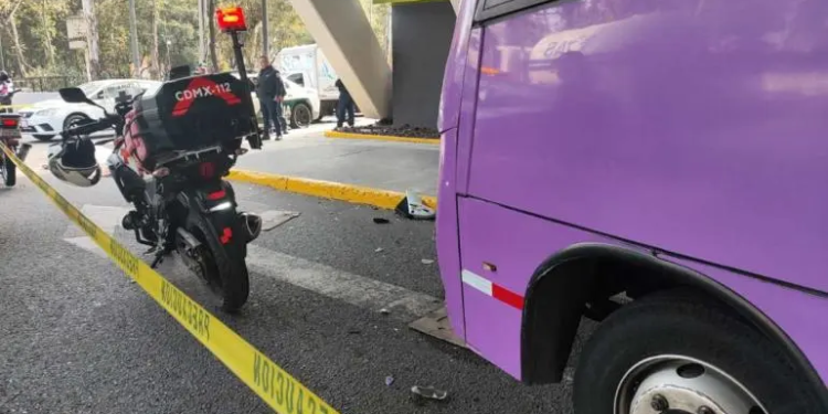 Un muerto y un herido por choque de autobús en Legaria y Río San Joaquín