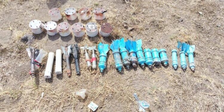 Aseguran 32 explosivos caseros en Escuinapa, Sinaloa; los usan con drones