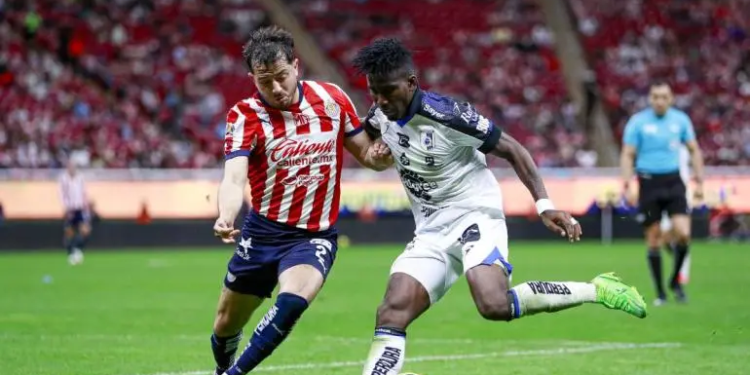 Chivas vs Querétaro: Goles y polémicas en un empate vibrante