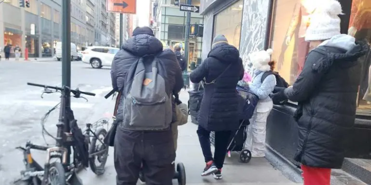 Miedo a redadas de ‘la migra’ trastoca a inmigrantes en calles de Nueva York