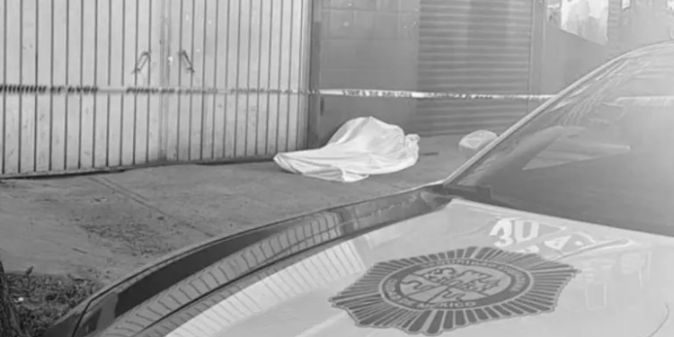 Hombre es asesinado con arma blanca en la Obrera; capturan a sospechoso