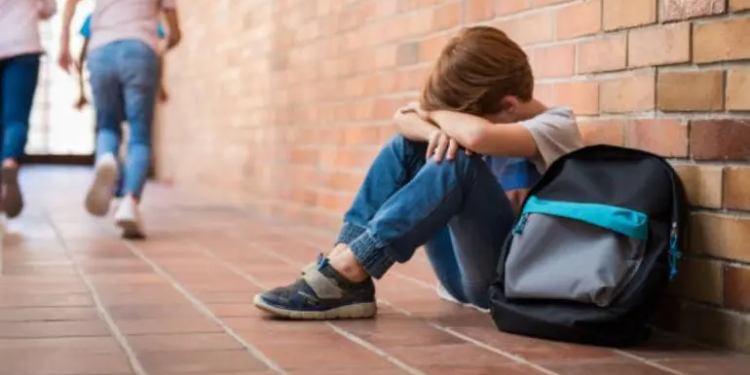 Suspenden a profesores vinculados al caso de Juanito, niño de 7 años que se quitó la vida