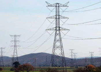 Con subsidio eléctrico de 100 mdp y paneles solares va 4T contra temporada de calor