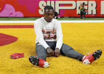 Xavier Worthy, jugador de los Chiefs, arrestado por violencia doméstica