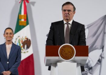 Actuaremos con firmeza: Ebrard ante aranceles; consultará a industria del acero y aluminio