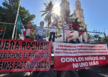 Se movilizan en Culiacán en contra de la violencia y piden renuncia de Rubén Rocha