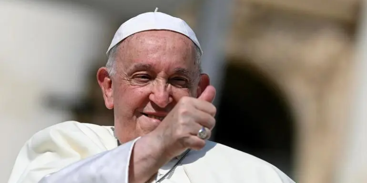 El papa se encuentra ‘estable’ y muestra ‘buena respuesta’, sin sufrir más broncoespamos