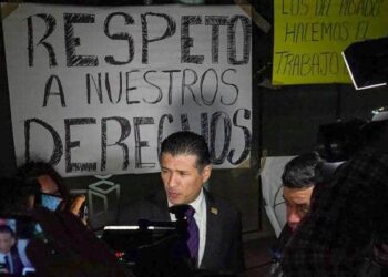 Inai promete finiquito a trabajadores tras protesta y bloqueo