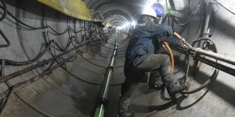 Sheinbaum pedirá explicaciones al Metro y CFE por apagón que paralizó el servicio