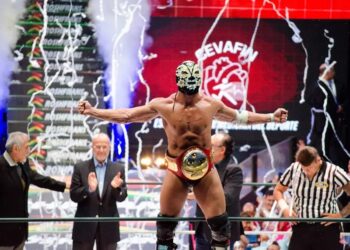 Titán conquista el Campeonato Universal 2025 del CMLL