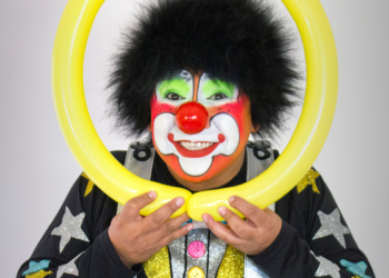 CHUPONCITO LLEGA A LA MARAKA CON SU HUMOR IRREVERENTE ESTE JUEVES 15 DE MAYO