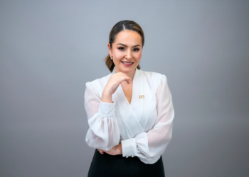 De emprendedora a CEO global: El imperio de belleza de Cinthia Holguín