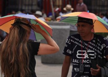 Se espera ambiente caluroso y posibilidad de lluvias ligeras por la tarde en varios estados