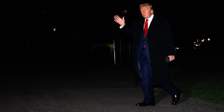 Trump dice que habrá aranceles para chips pronto y que anunciará las tasas esta semana