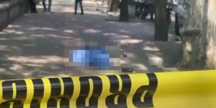 Localizan cuerpo sin vida frente al Museo de Antropología, en Chapultepec