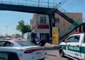 Hallan cadáver colgado de puente peatonal en la Gustavo A. Madero; FGJ investiga homicidio