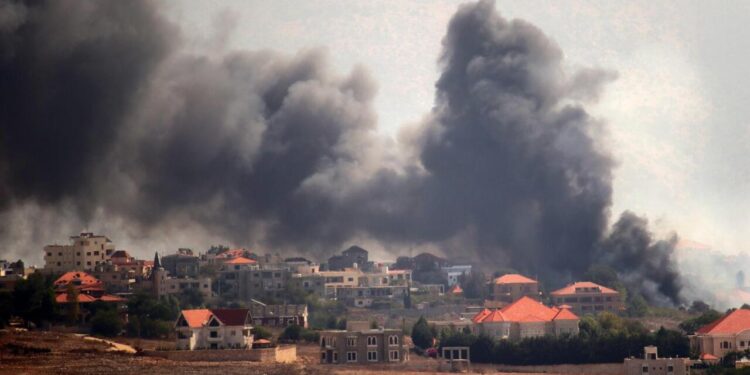 Israel lanza ofensiva aérea sobre Gaza; hospitales y escuelas bajo amenaza