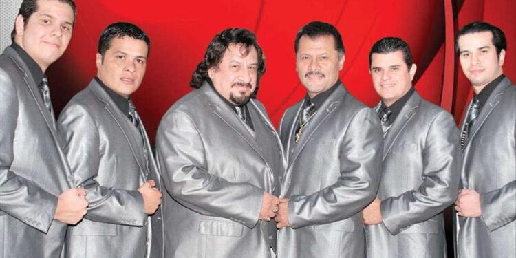 Muere ahogado en playa de Guatemala Mario Sotelo, vocalista de Los Caminantes