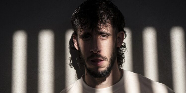 JAVI ROBLES PRESENTA EN MÉXICO “CONFESIÓN DE AMOR LOCO”, SU MÁS RECIENTE CONFESIÓN MUSICAL EN LA RADIO NACIONAL