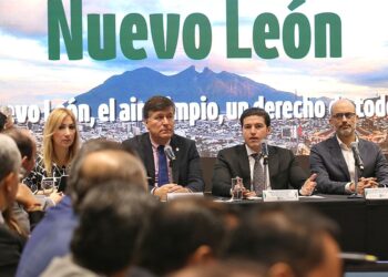 Ven a Secretario de Nuevo León liderando la “operación acordeón’