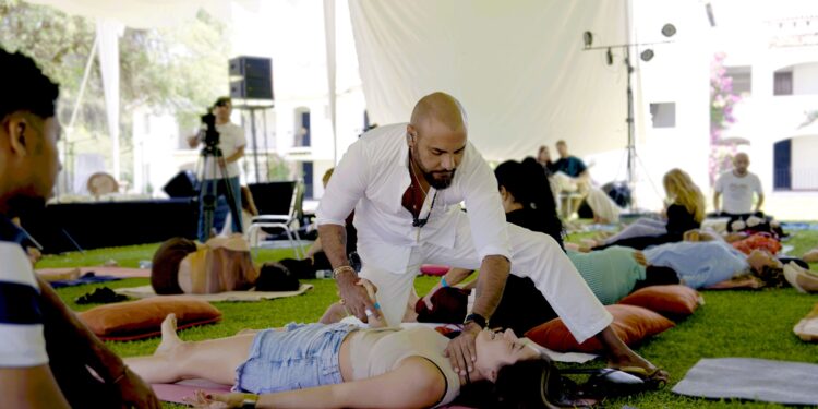 Ricardo Ponce demuestra científicamente la autosanación a través de la Hekalogía®