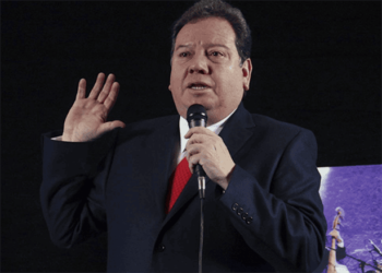 Hospitalizan a Coque Muñiz por COVID-19; ¿cuál es su estado de salud?