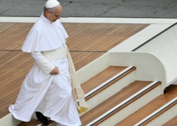 Papa León XIV pide dejar entrar “ayuda humanitaria digna” a Gaza