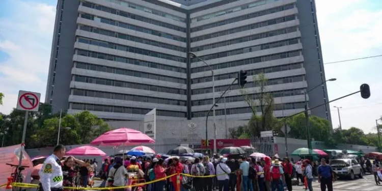 ISSSTE y Afores, blanco de protestas de la CNTE