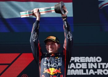 Max Verstappen remonta y conquista el GP de Emilia Romagna en la carrera 400 de Red Bull