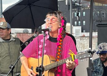 ATERCIOPELADOS PROTAGONIZA UN CONCIERTO SILENTE HISTÓRICO EN LA PLAYHAUS DE TOTALPLAY