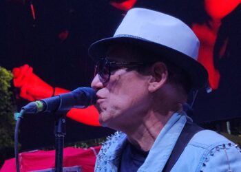 Juan Hernández y la vida que nunca fue inútil: el rock mexicano, el barrio y una autobiografía que arde