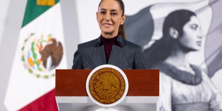 Sheinbaum, con niveles históricos de aprobación: 82.5% avala su mandato, revela encuesta