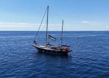 Barco con ayuda humanitaria y 12 activistas, entre ellos, Greta Thunberg, se acerca a Gaza