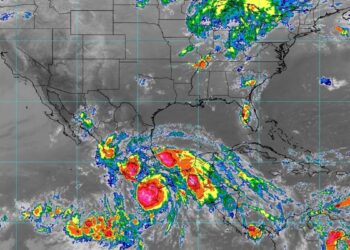 Huracán Erick baja a categoría 1 pero mantiene lluvias torrenciales en Guerrero y Oaxaca