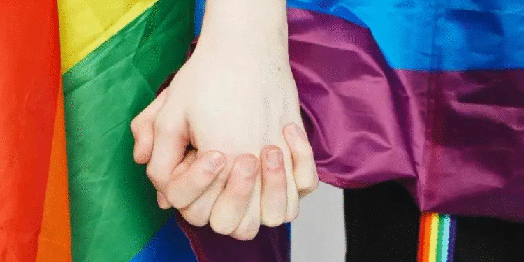 ONG alerta sobre ‘pánico’ en juventudes LGBT+ ante ‘discursos de odio’ de políticos