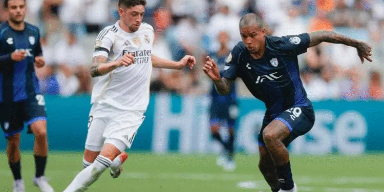 Pachuca tropieza ante un Real Madrid con inferioridad numérica