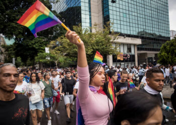 CDMX dedica la Marcha del Orgullo LGBTIQ+ 2025 a mujeres trans y migrantes en EE.UU.