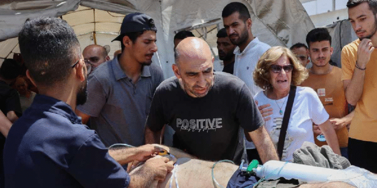 Israel ataca única iglesia católica en Gaza; al menos 2 muertos y varios heridos