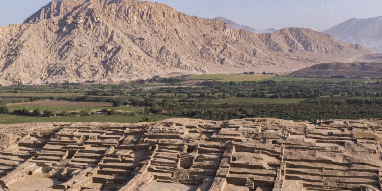 Perú estrena sitio arqueológico: abren ciudadela de 3 mil 800 años de antigüedad
