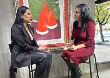 Sandra Cuevas frente al espejo