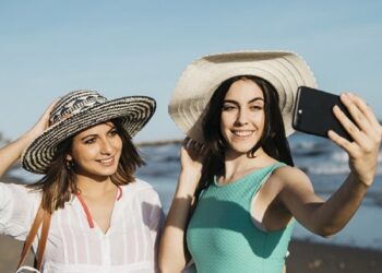 Consejos para cuidar tus gadgets en las vacaciones de verano al viajar en autobús