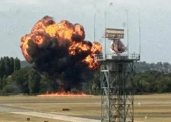 Avioneta se estrella en el aeropuerto inglés de Southend; se desconocen víctimas