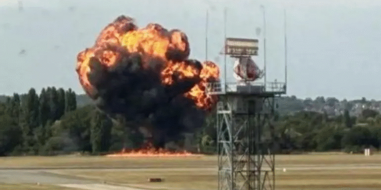 Avioneta se estrella en el aeropuerto inglés de Southend; se desconocen víctimas