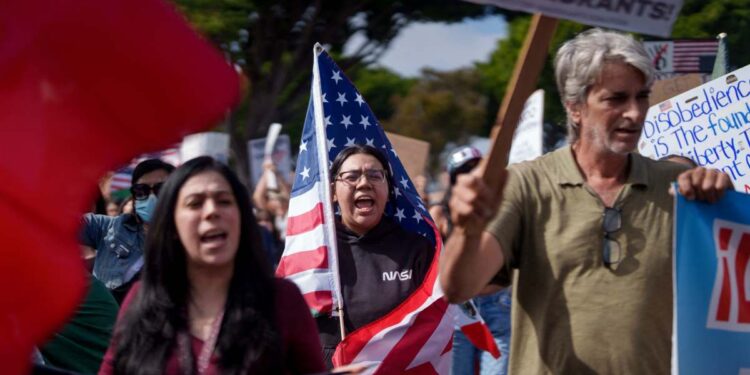 “Good Trouble Lives On”: qué es y por qué miles salen a protestar hoy contra Trump en EE. UU