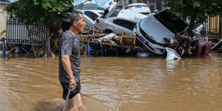 Mueren más de 30 personas por lluvias torrenciales en China